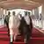 Narendra Modi und Abdullah bin Nasser bin Khalifa Al Thani in Doha Qatar