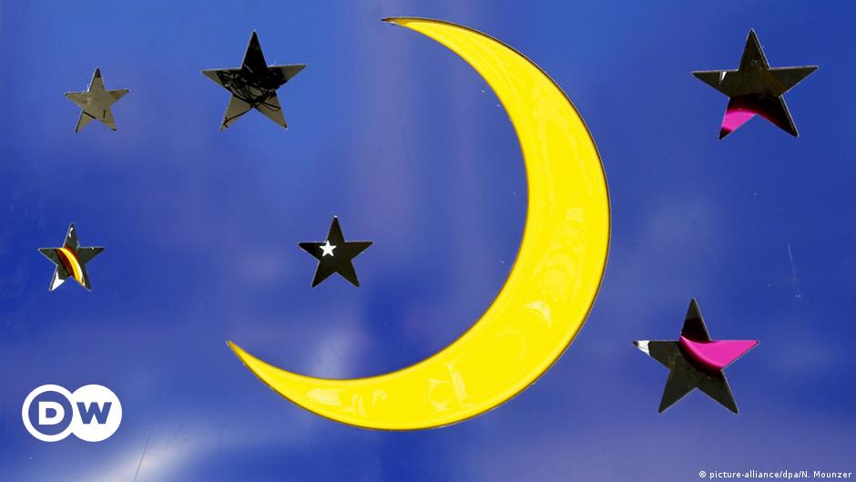 بداية شهر رمضان تربك مسلمي ألمانيا ومطالب بتوحيد الرؤية منوعات نافذة Dw عربية على حياة المشاهير والأحداث الطريفة Dw 16 05 2018