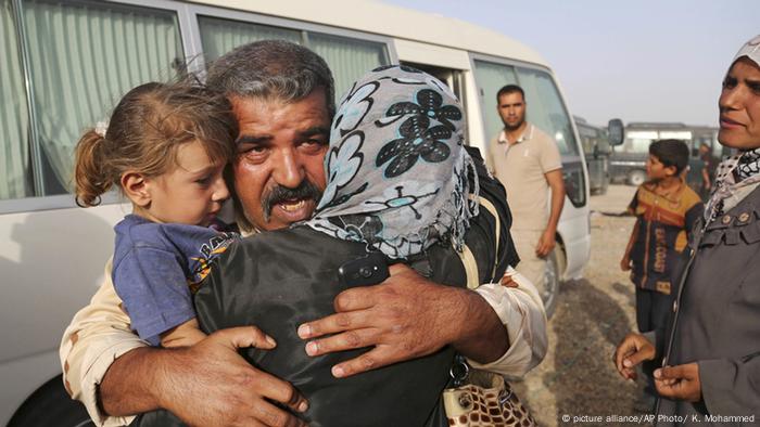 Irak Falludscha Zivilisten versuchen die Stadt zu verlassen
