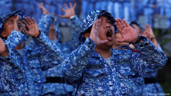 Pelatihan Bela Negara Selalu Siap Mengikuti Perintah Atasan Dunia Informasi Terkini Dari Berbagai Penjuru Dunia Dw 07 06 2016