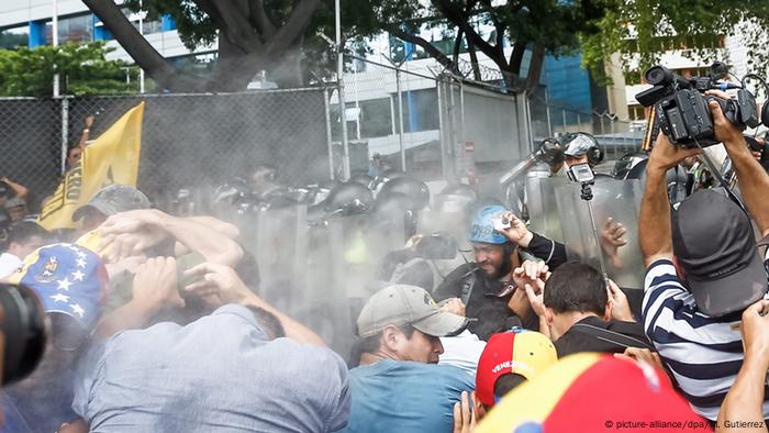 Venezuela Proteste gegen Präsident Nicolas Maduro in Caracas