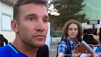 Андрій Шевченко не відповів на запитання DW про те, яка його роль у фірмі, що є інвестиційним брокером компаній Абрамовича