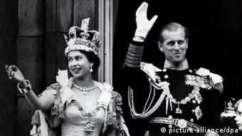 Großbritannien Queen Elizabeth nach der Krönung 1953