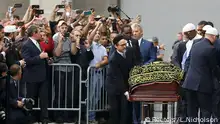 تشييع جنازة أسطورة الملاكمة محمد علي بمشاركة الآلاف