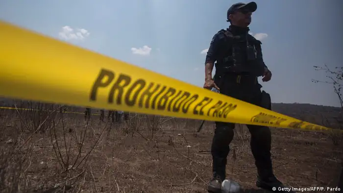 Mexiko Polizeiabsperrung bei El Mirador - Leichen gefunden (Getty Images/AFP/P. Pardo)
