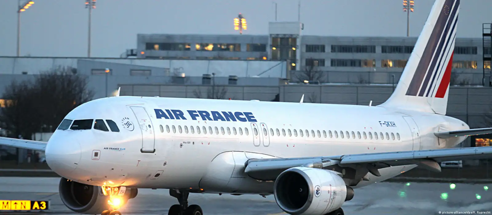 France, Netherlands quarrel over airline