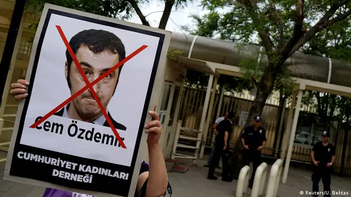 Türkei Protest gegen Cem Özdemir nach Armenien-Resolution des Bundestages
