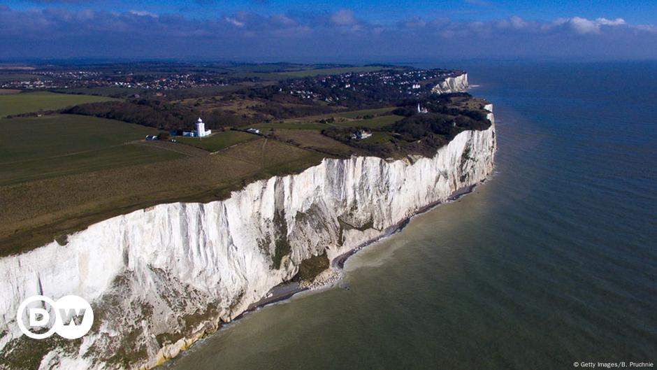 Tanker And Cargo Ship Collide In English Channel – DW – 07/01/2017