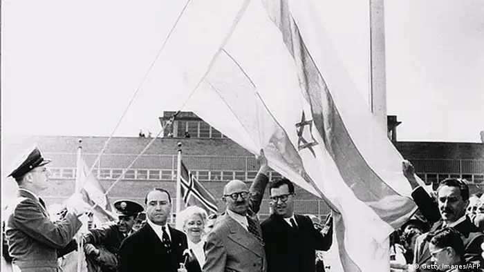 Archivbild vom israelischen Flagge vor den Vereinigten Nationen 1948 (Getty Images/AFP)