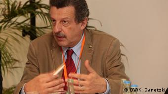 Roberto Bissio, Director del Instituto Tercer Mundo de Uruguay, se mostró muy critico con la colaboración entre las empresas y el sector público.
