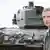 Polen Nato-Generalsekretär Jens Stoltenberg auf einem Truppenübungsplatz bei Sagan