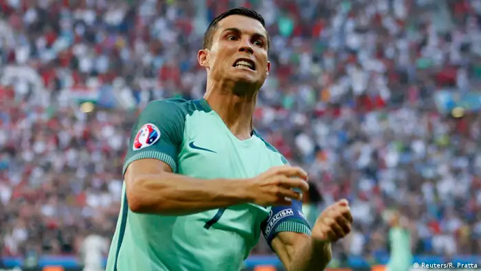 UEFA EURO 2016 - Ungarn vs. Portugal *** Ronaldo feiert sein Tor