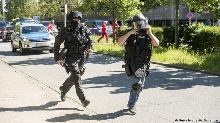SEK-Polizisten bei dem Einsatz in Viernheim (Foto: Getty Images)