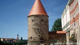 Passau der Schaiblingsturm mit Zolltor