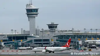 Türkei Explosionen und Schüsse am Flughafen in Istanbul