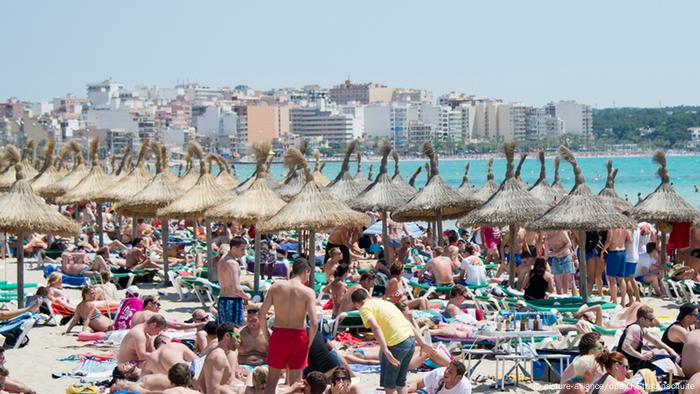 Strand auf Mallorca (Foto: picture-alliance/dpa/J.Stratenschulte)