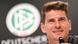 Mario Gomez am Mikrophon bei der DFB-Pressekonferenz (Foto: picture-alliance/dpa/A. Dedert) Mario Gomez am Mikrophon bei der DFB-Pressekonferenz (Foto: picture-alliance/dpa/A. Dedert)