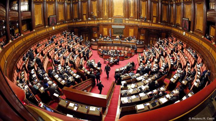 italian political system        
        <figure class=