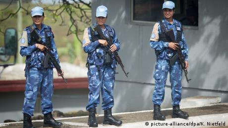 Female UN troops in Monrovia (picture-alliance/dpa/K. Nietfeld)