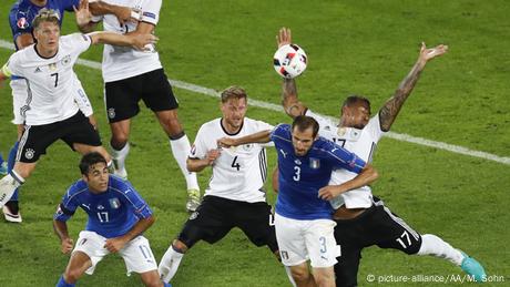 UEFA EURO 2016 Deutschland vs. Italien Handspiel Jérôme Boateng