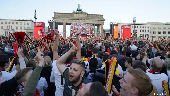 UEFA EURO 2016 Public Viewing in Berlin Deutschland vs. Italien Fans
