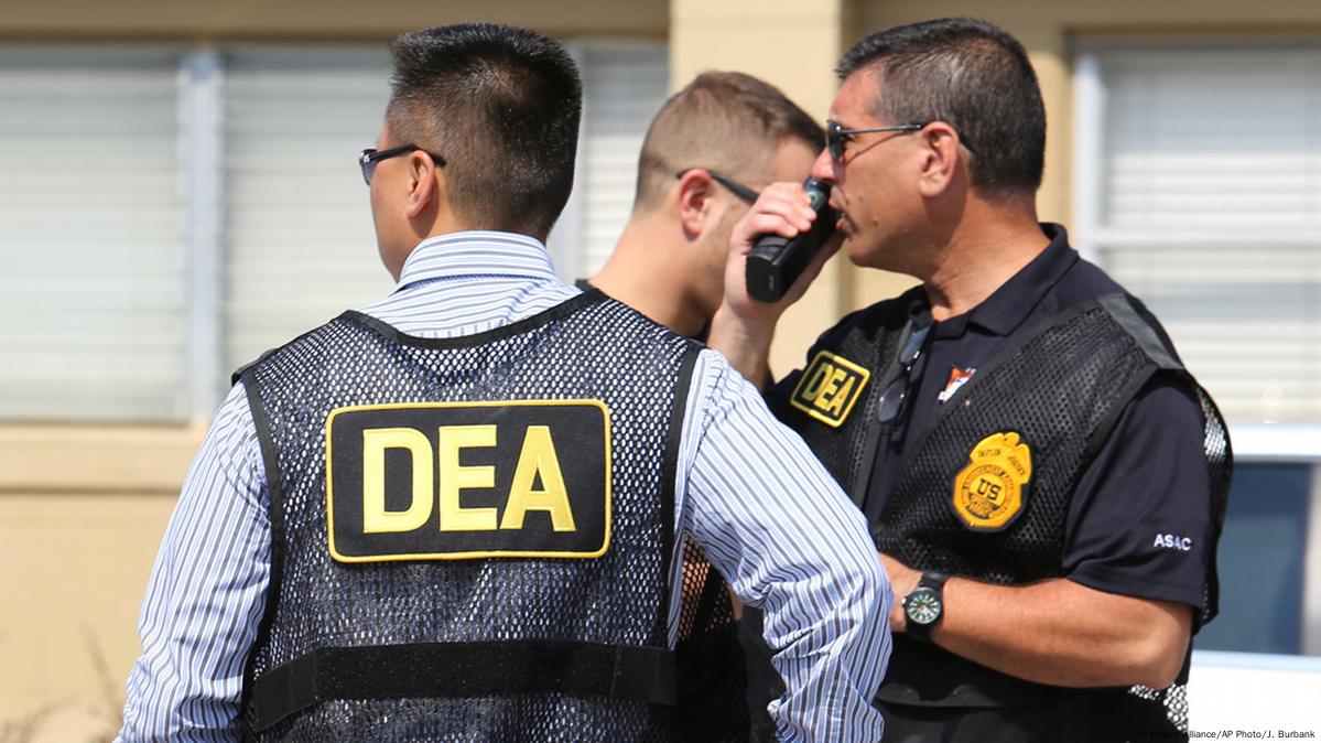 Dea. Dea ФБР. Агенты Dea. Отдел Dea в ФБР. Dea США.