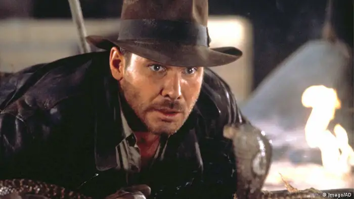 Filmstill Indiana Jones Jäger des verlorenen Schatzes, Jones kriecht zwischen Schlangen (Foto: Imago/AD)