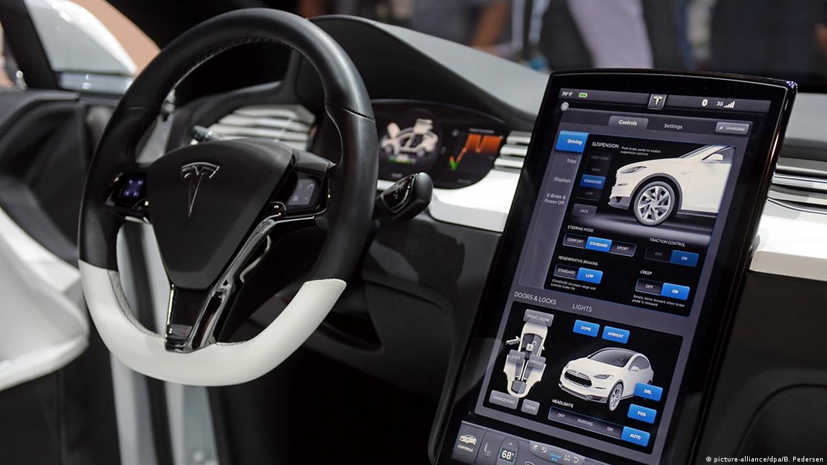 EUA abre investigação sobre piloto automático da Tesla após acidentes