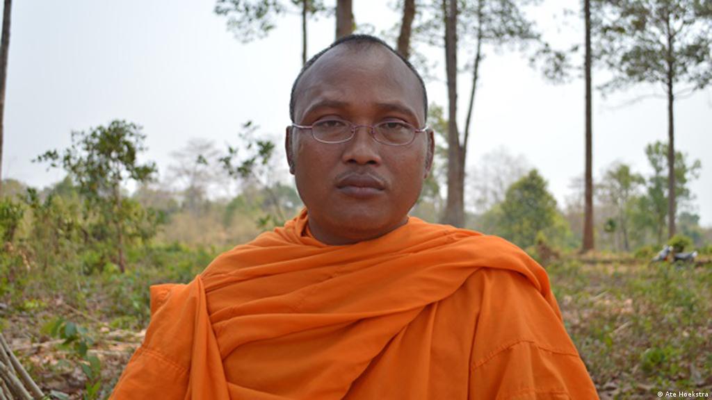 How Buddhist Monks Are Battling Deforestation In Cambodia Asia An In Depth Look At News From Across The Continent Dw 07 07 2016