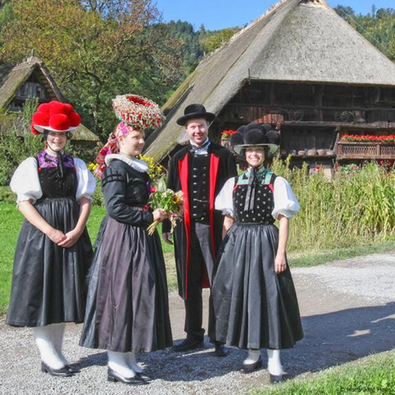 Black forest clearance traditional dress