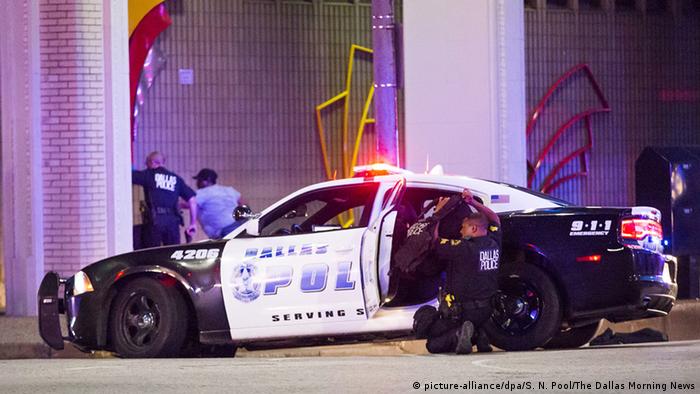 دست‌کم چهار مامور پلیس در شهر دالاس در ایالت تگزاس کشته شدند