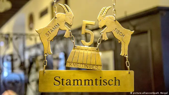 Stammtisch sign (picture-alliance/dpa/A. Weigel)