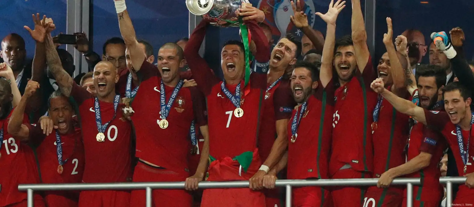 Fotos: Portugal está nos oitavos de final do Euro2016