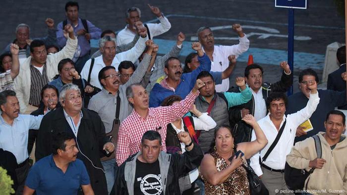 Mexiko Mitgliedern der Nationalen Gewerkschaft der Lehrer (CNTE)