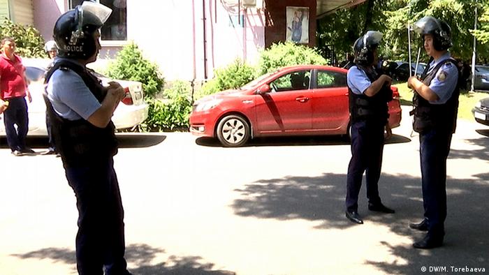 Полиция в Алма-Ате