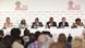 Ban Ki-moon und Charlize Theron auf der Pressekonferenz der International AIDS Conference 2016 Ban Ki-moon und Charlize Theron auf der Pressekonferenz der International AIDS Conference 2016