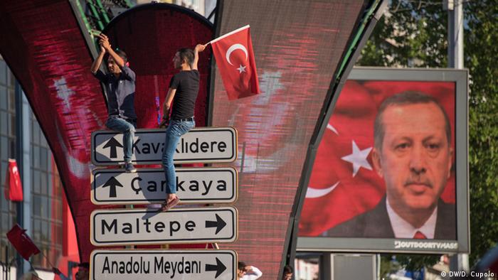 Türkei Ankara AKP Anhänger Jubel nach Putschversuch