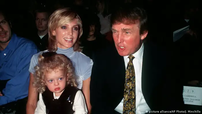 Donald Trump mit damaliger Ehefrau Marla und Tochter Tiffany (picture alliance/AP Photo/J. Minchillo)