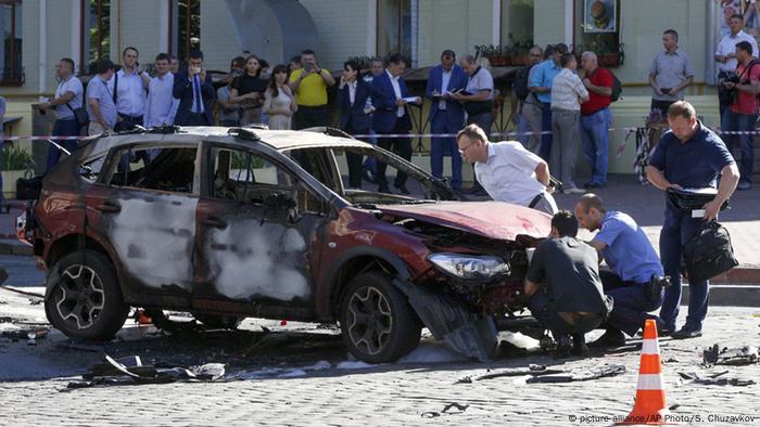 Взорванный автомобиль Павла Шеремета в Киеве Взорванный автомобиль Павла Шеремета в Киеве