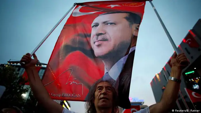 Türkei Anhänger des türkischen Präsidenten Tayyip Erdogan