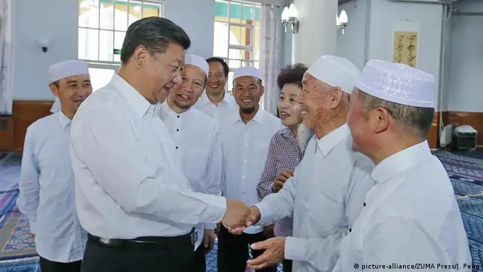 Chinas Präsident XI Jinping besucht Moschee in Yinchuan, Ningxia Hui (picture-alliance/ZUMA Press/J. Peng)