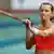 Экс-чемпионка Европы по прыжкам с шестом Анжелика Сидорова выполняет прыжок