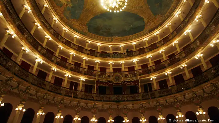Brasilien Urlaubsland Opernaus in Manaus