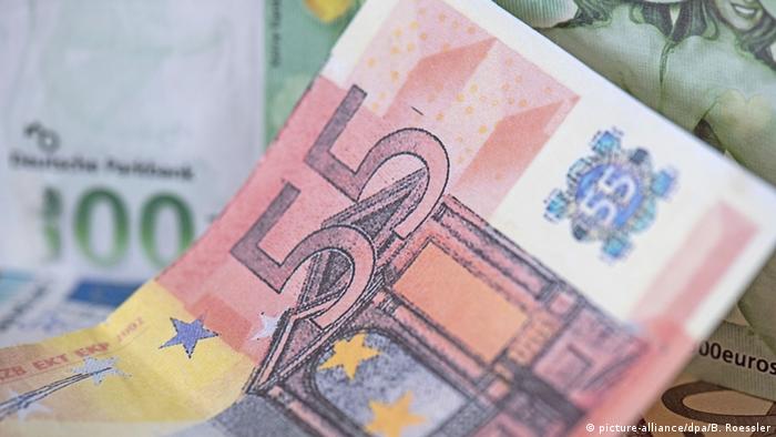 Deutschland Gefälschte Euro-Banknoten bei der Bundesbank in Frankfurt am Main