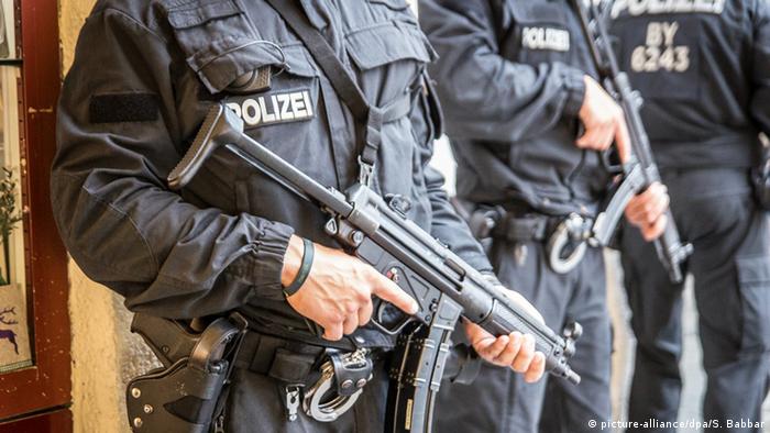 Deutschland Polizeikräfte nach dem Amoklauf in München