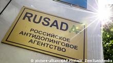 18.07.2016 FILE -The May 24, 2016 file photo shows a sign reading Russian National Anti-doping Agency RUSADA on a building in Moscow, Russia. On Monday, July 18, 2016 WADA investigator Richard McLaren confirmed claims of state-run doping in Russia. (AP Photo/Alexander Zemlianichenko, file) | (c) picture-alliance/AP Photo/A. Zemlianichenko