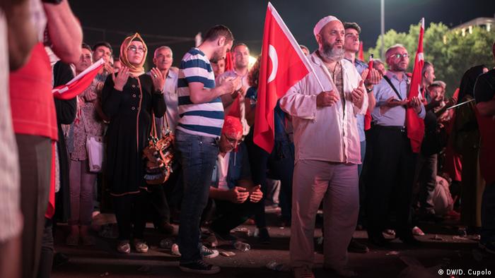 People at a pro-government rally in Ankara, Turkey (photo: DW/D. Cupolo)
