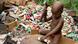 Afrika Kinderarbeit Symbolbild: Mädchen arbeitet in Abidjan (Foto: picture-alliance/AFP) Afrika Kinderarbeit Symbolbild: Mädchen arbeitet in Abidjan (Foto: picture-alliance/AFP)
