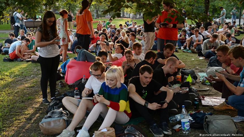 СМИ: В петербургских ТЦ проведут рейды для поиска "радикально настроенной молодежи"