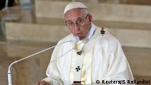 Коментар: Незворушний спокій Папи Римського в часи терору